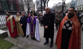 Ambasadorul Minasyan și întregul personal al ambasadei au participat la Sfânta Liturghie la Biserica Maică a Sfinților Arhangheli