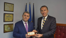 Ambasador Minasyan s-a intalnit cu Leonard Medrega