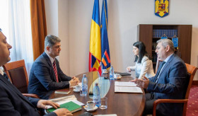 Դեսպան Մինասյանը հանդիպում է ունեցել Ռումինիայի Սենատի արտաքին հարաբերությունների հանձնաժողովի նախագահ Տիտուս Կոռլատեանի հետ