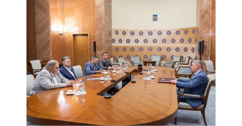 Ambasadorul Extraordinar și Plenipotențiar al Republicii Armenia în România, Sergey Minasyan a fost primit de Prim-ministrul României, Ion-Marcel CIOLACU