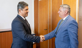 Դեսպան Ս․ Մինասյանի հանդիպումը Ռումինիայի Սենատի արտաքին քաղաքականության հարցերի հանձնաժողովի նախագահ Տ․ Կոռլատեանի հետ