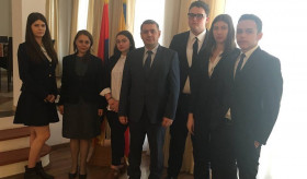 Ambasadorul Minasyan i-a primit pe elevii complexului educațional Lauder-Reut din București