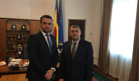 Դեսպան Մինասյանը հանդիպեց Ռումինիայի Ներքին գործերի նախարարության պետքարտուղար Ռոբերտ Մարինի հետ