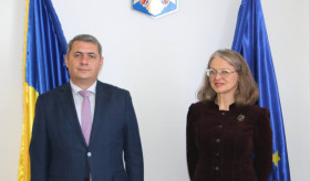 Pe 21 octombrie, Ambasadorul Republicii Armenia în Romania, Sergey Minasyan a avut o întrevedere cu președintele Comisiei pentru Afaceri Europene a Senatului României, Gabriela Crețu.