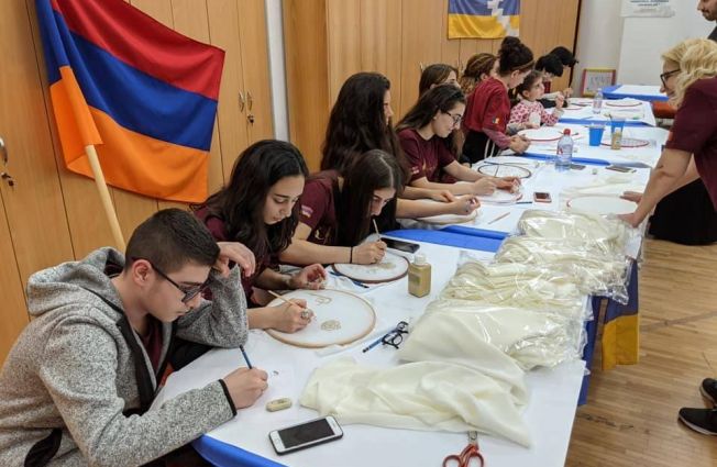 Armenii din Romania continuă să sprijine Artsakhului și Armenia