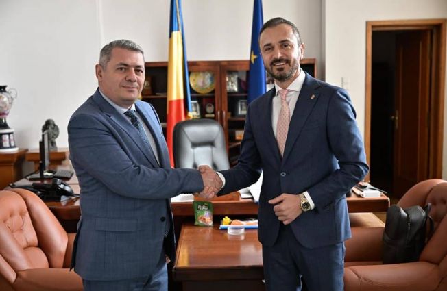 Ambasadorul Armeniei în România, Sergey Minasyan a avut o întâlnire cu Președintele Comisiei pentru Afaceri Europene a Camerei Deputaților din Parlamentul României, Ștefan Mușoiu