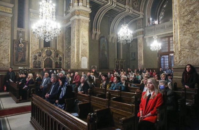 Ambasadorul Republicii Armenia în România, Sergey Minasyan au participat la Slujba de Înviere și la liturghia arhierească dedicată Zilei Sfintei Învieri