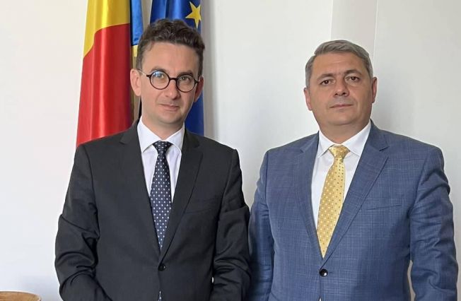 Întrevederea Ambasadorul Republicii Armenia în România, Sergey Minasyan cu Iulian Bulai, Președintele Comisiei pentru cultură, arte și mass-media a Camerei Deputaților din Parlamentul României