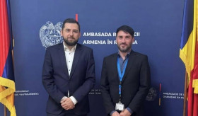 Դեսպան Տիգրան Գալստյանը հանդիպել է ռումինական &laquo;DAN AIR&raquo; ավիաընկերության գործադիր տնօրեն Մեթ Իան Դավիդի հետ